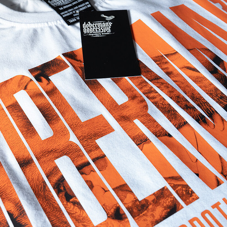 T-shirt DOBERMANS BROTHERHOOD CODE TS388 biały