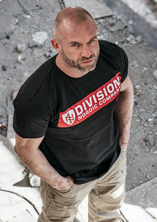 T-shirt DOBERMANS DIVISION SHIELD TS370 czarny